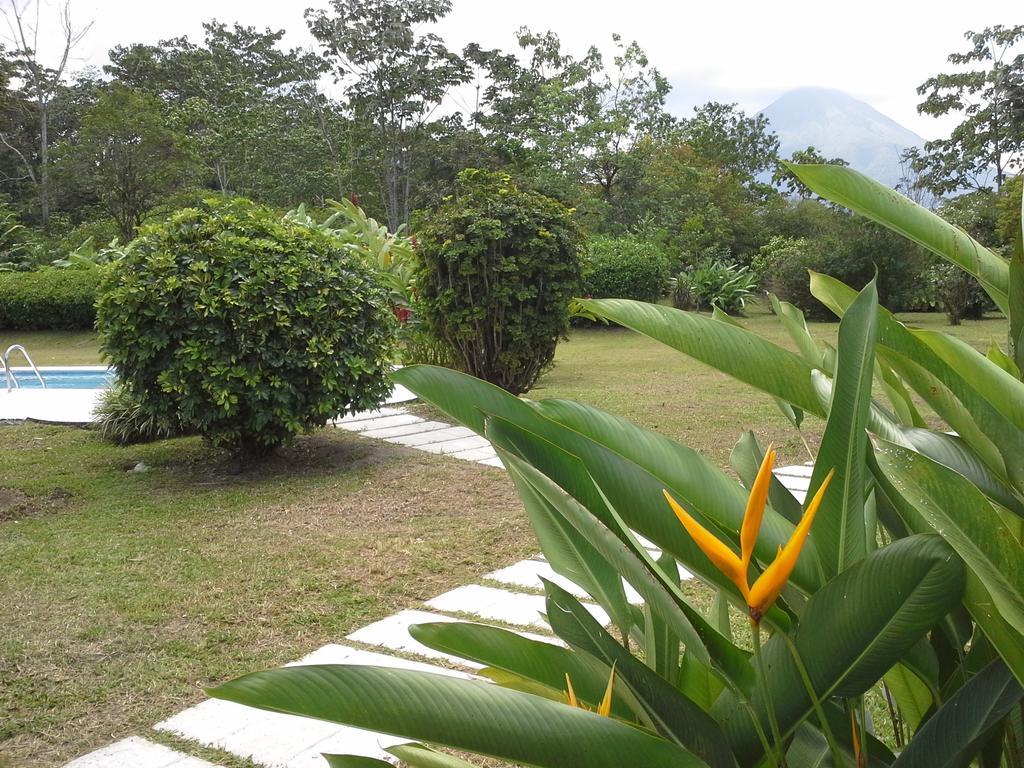 Hotel Tangara Arenal B&B La Fortuna Exterior photo