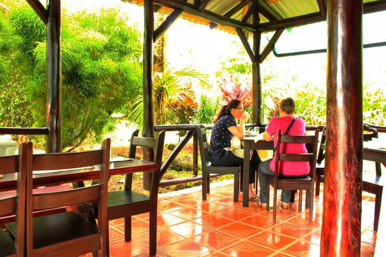 Hotel Tangara Arenal B&B La Fortuna Exterior photo